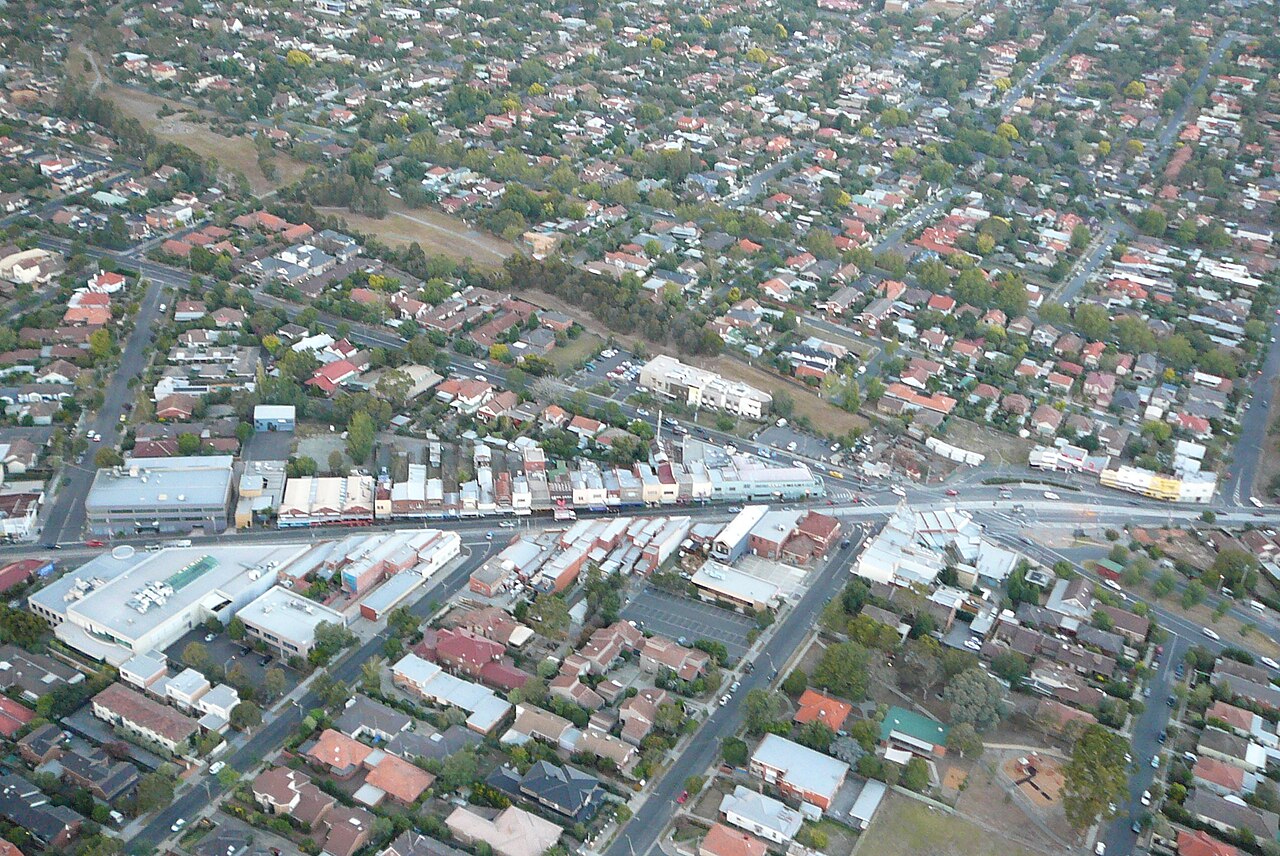 High Street, Kew, from a hot-air balloon on 5 March 2007