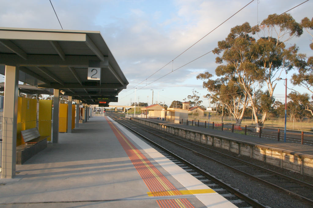 Platform 2 at Craigieburn station in 2007